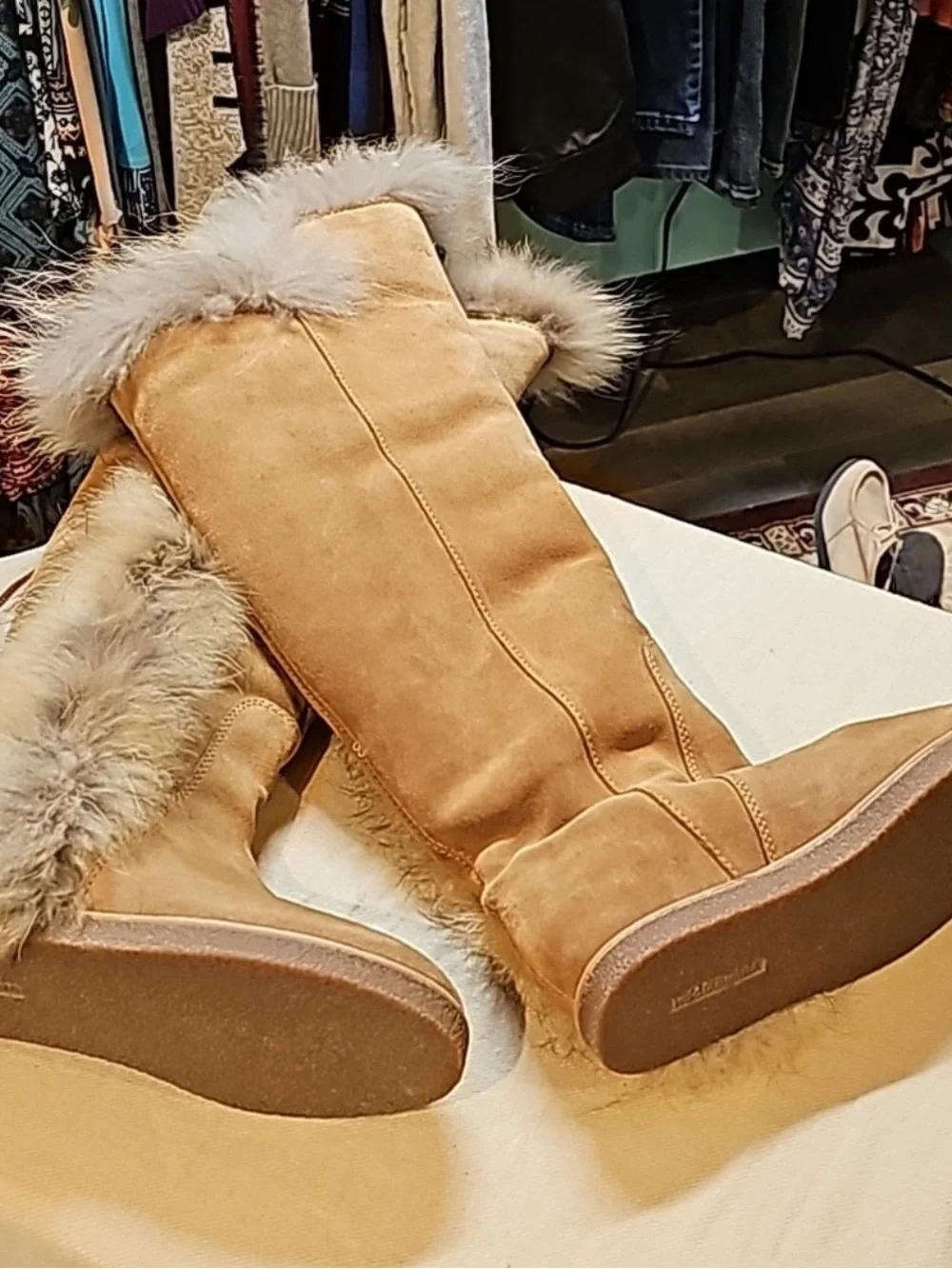 Koolaburra stylish tan